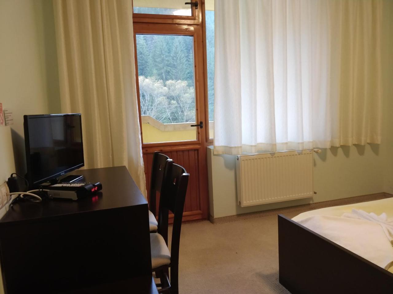 Hotel Restaurant Popini Laki Yagodina Dış mekan fotoğraf